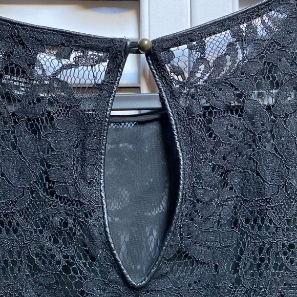 Stunning lace top with leather detailing size S!❤️🔥 - Picture 6 of 6